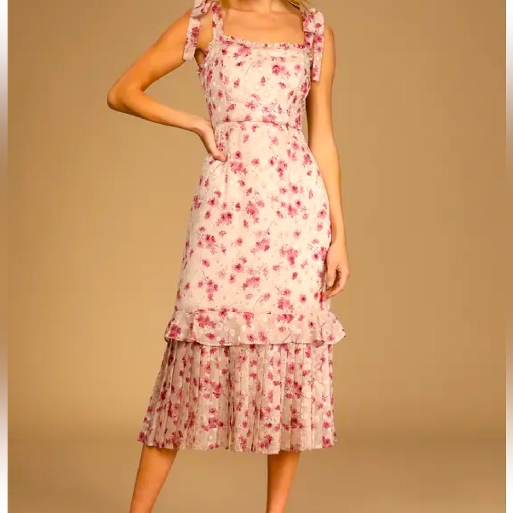 Lulu’s Taupe Floral Print Tiered Midi Dress